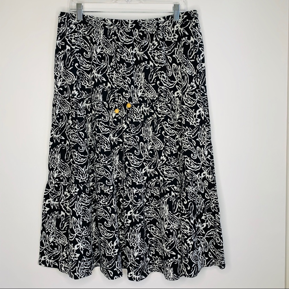 Appleseed’s  long skirt size L